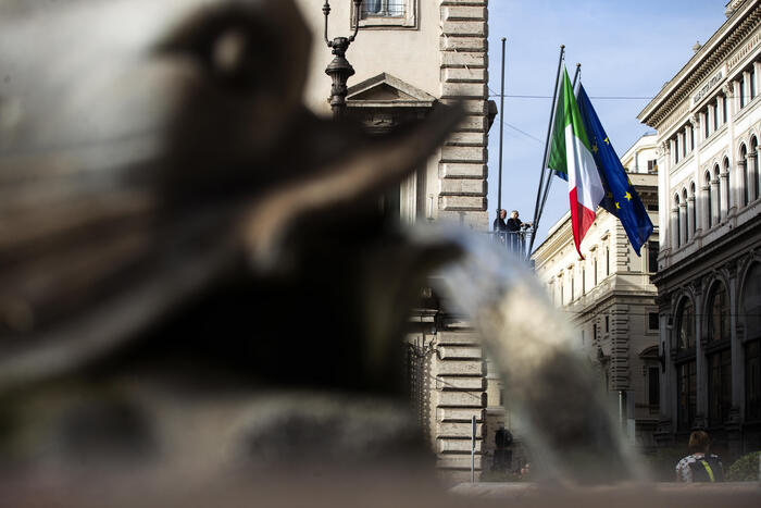 Ue, l'Italia resta vulnerabile su debito, deficit e crescita