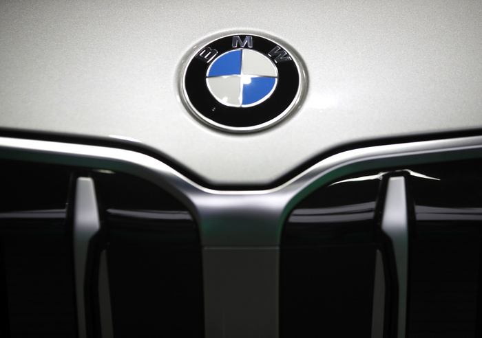 Bmw in controtendenza aumenta le vendite di auto elettriche