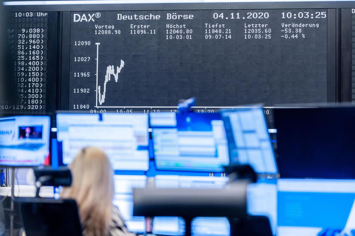 Borsa: l'Europa chiude in rosso, Francoforte -1,2%