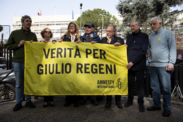 Ambasciatore, sul corpo di Regeni evidenti segni di torture