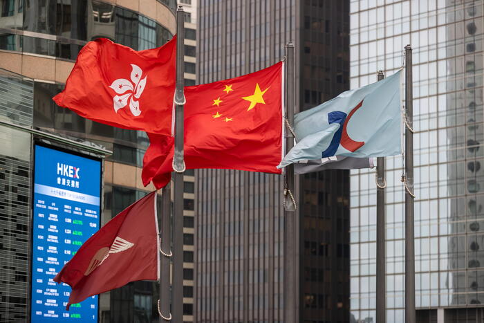 Borsa: Hong Kong negativa, apre a -0,44%