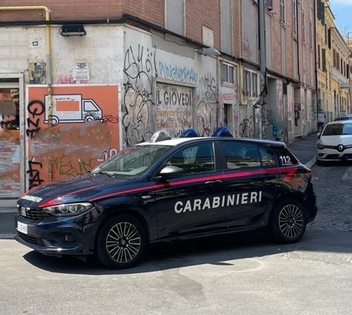 Rapina farmacia armato di coltello, arrestato dai carabinieri