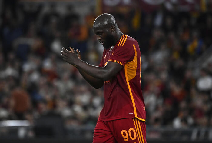 La Roma batte il Genoa, decide la rete di Lukaku