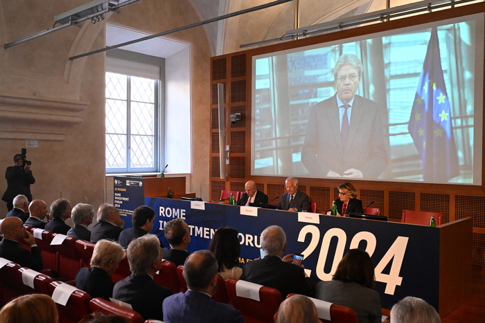 Gentiloni, 'unione mercati dei capitali priorità assoluta'