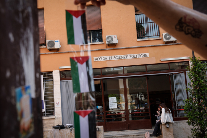 Occupata aula di Scienze politiche della Sapienza a Roma