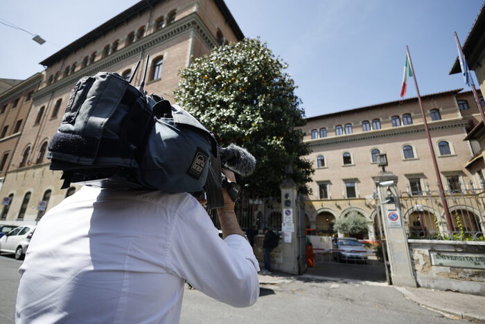 Falso allarme bomba alla Sapienza, evacuata sede di Sociologia