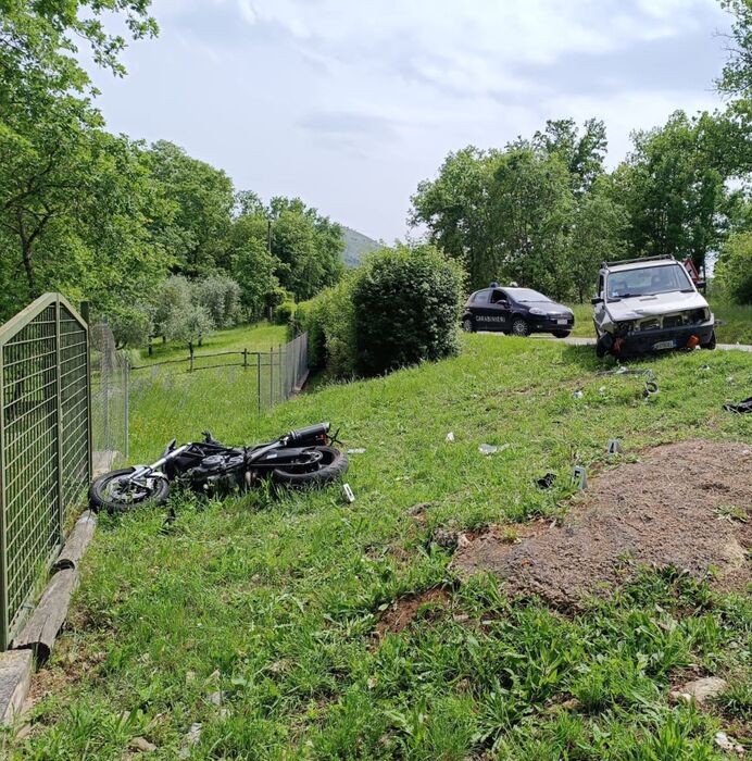 Scontro mortale auto e moto su provinciale Castro-Pastena