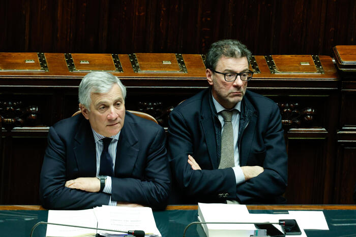 Scoppia il caso Superbonus, polemica a distanza Tajani-Giorgetti