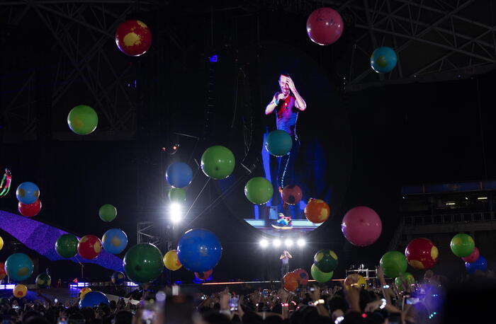 Feelslikeimfallinginlove, un nuovo singolo per i Coldplay