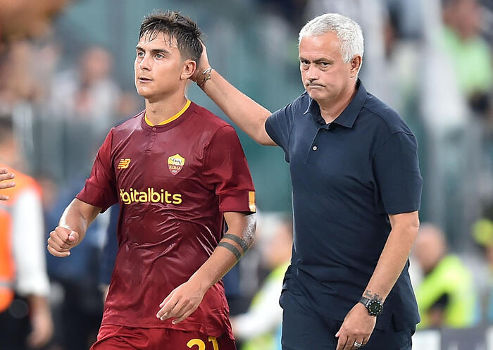 Mourinho, al Fenerbahce non voglio né Lukaku né Dybala