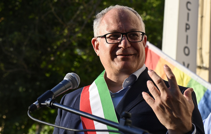 Gualtieri,'ordinanza tavolini difende decoro Roma e concorrenza'