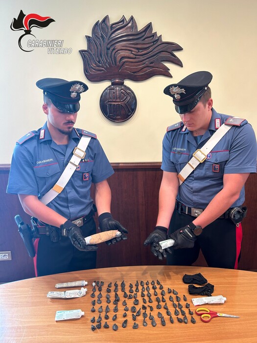 Cocaina nel dentifricio, arrestato dai carabinieri a Viterbo