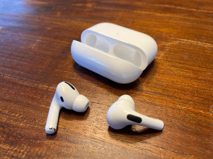 Truffa all'Iva con Airpods, Gdf sequestra 29,3 milioni di euro