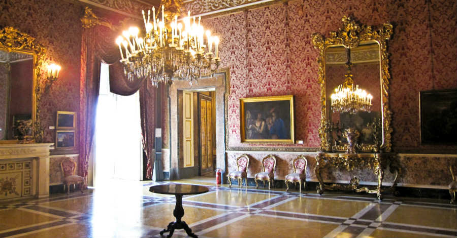 Appartamento Storico del Palazzo Reale di Napoli